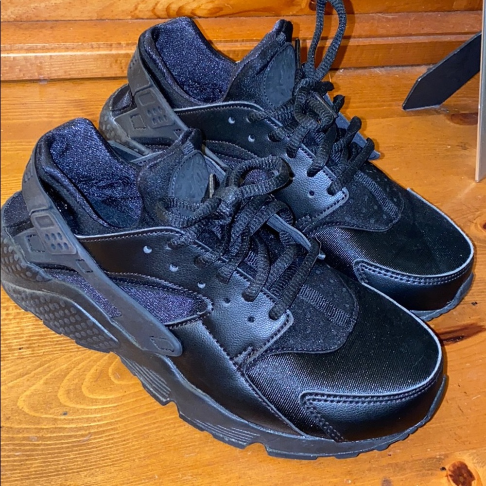 black huraches